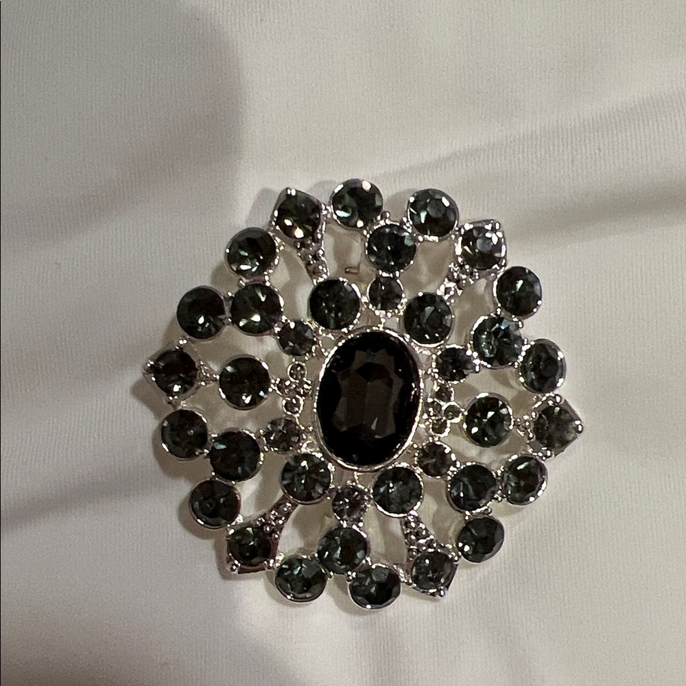 Vintage Green Rhinestone Brooch